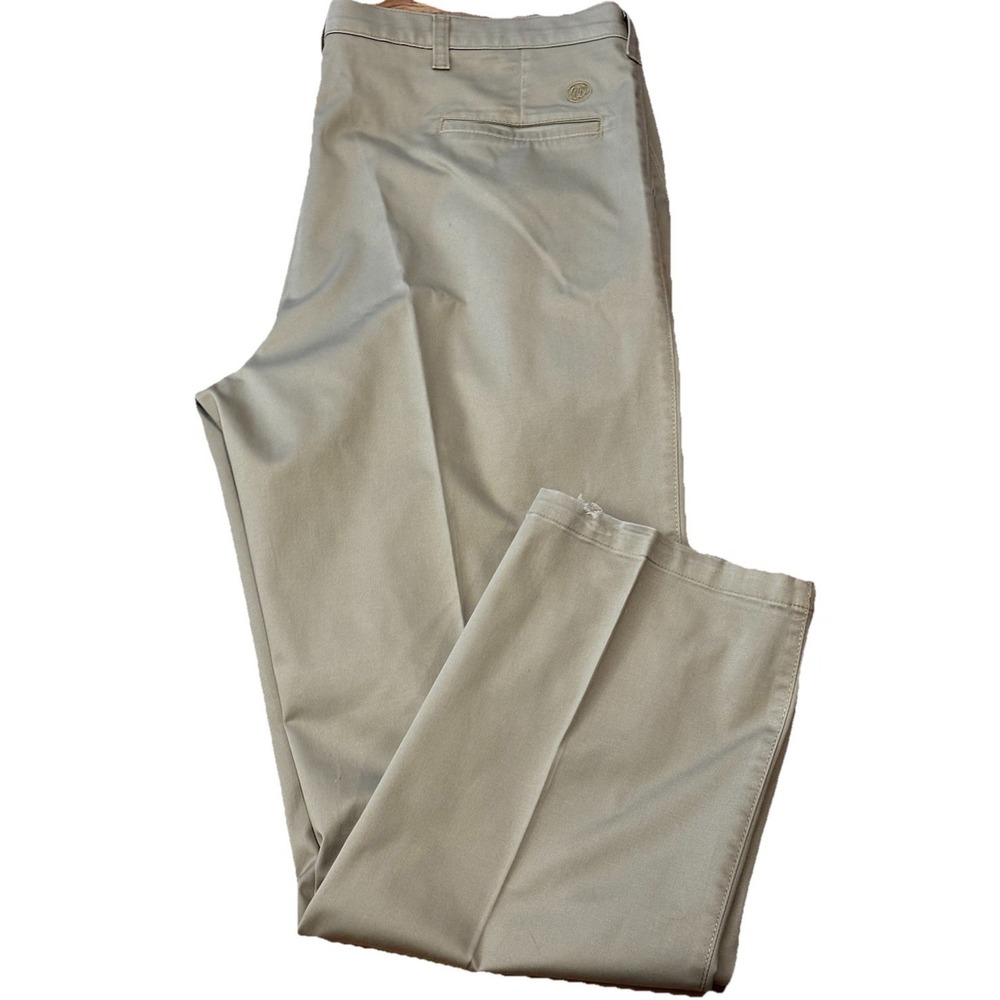 Wrangler Mens 42x32 Khaki Relaxed Chino Pleated Straight Pants Minor Hem Damage